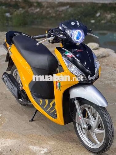 Honda vison 2016 màu Vàng bạc posche mới 95 %