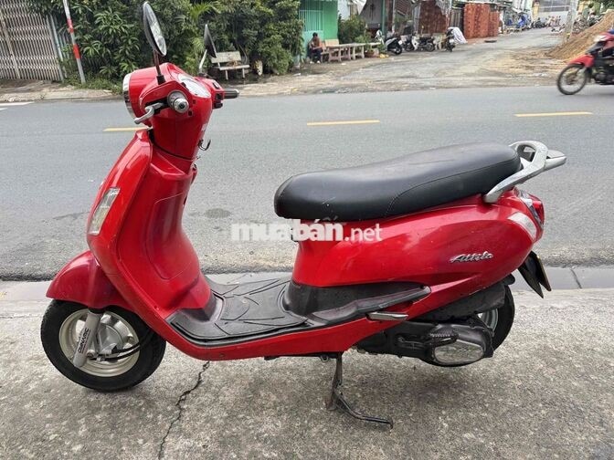 Xe tay ga Atila màu Đỏ