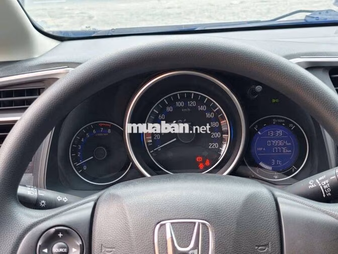 Honda Jazz 2018 V 1.5L, hatchback 5 chỗ,màu trắng