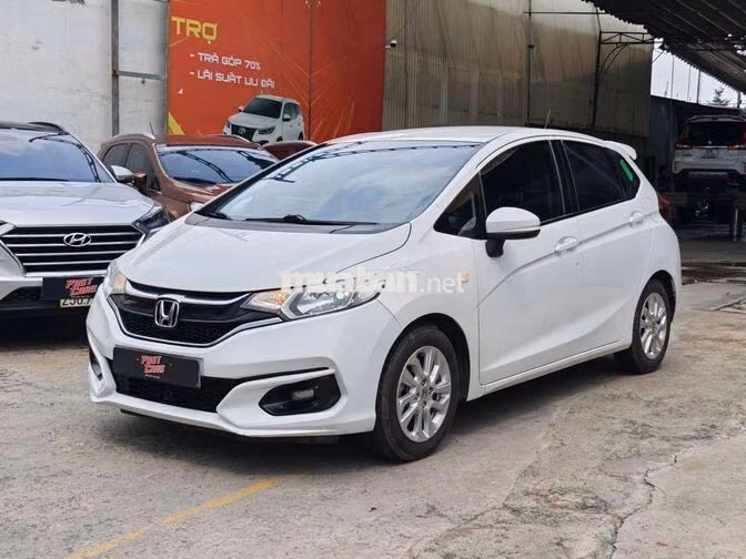 Honda Jazz 2018 V 1.5L, hatchback 5 chỗ,màu trắng