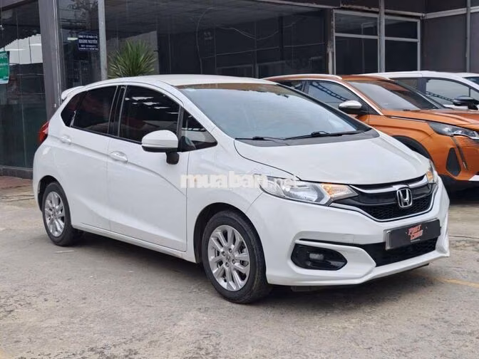 Honda Jazz 2018 V 1.5L, hatchback 5 chỗ,màu trắng