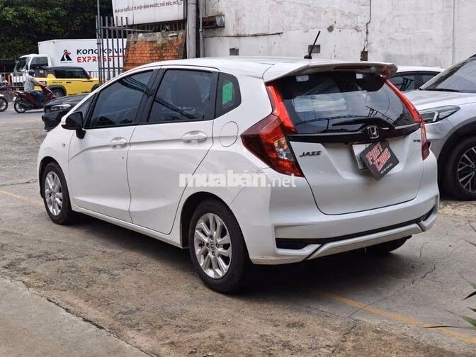 Honda Jazz 2018 V 1.5L, hatchback 5 chỗ,màu trắng