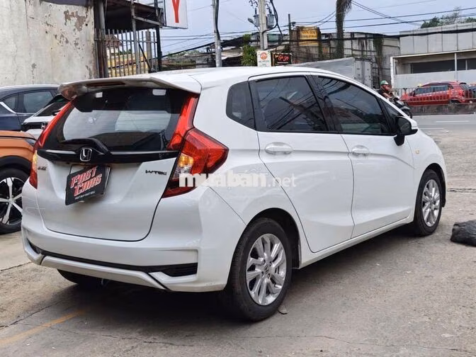 Honda Jazz 2018 V 1.5L, hatchback 5 chỗ,màu trắng
