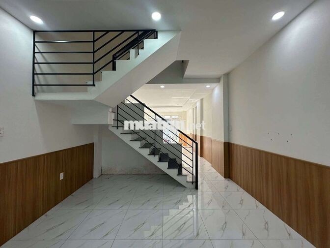 cho thuê nhà ngã tư ga giáp gò vấp giá 8tr/ tháng