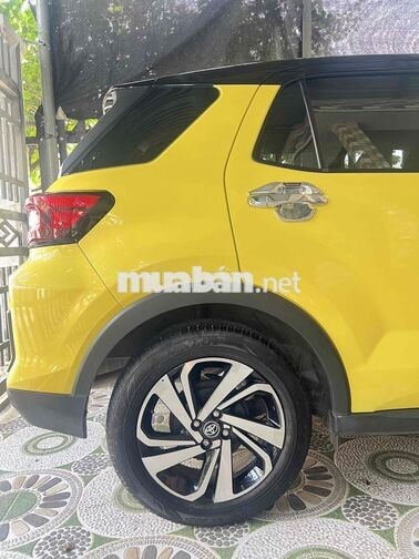 Toyota Raize 2023 Vàng nóc đen 30.000 km