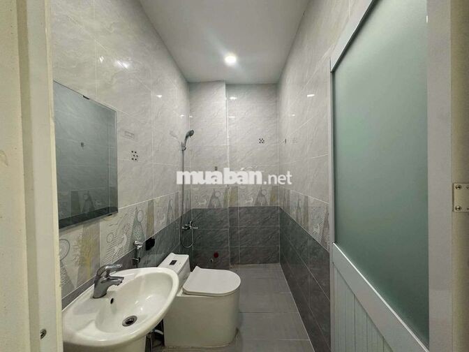 cho thuê nhà ngã tư ga giáp gò vấp giá 8tr/ tháng