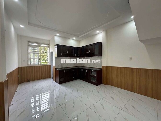 cho thuê nhà ngã tư ga giáp gò vấp giá 8tr/ tháng