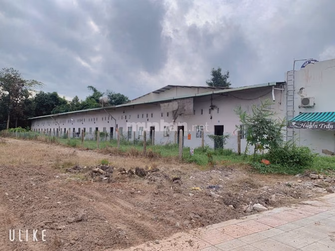 Ngay trung tâm Chơn Thành, cách quốc lộ 13 đúng 500m, cần bán nhanh.