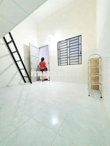 Cho Thuê Phòng Gác, Máy Lạnh gần Học viện hàng không, Cộng Hoà