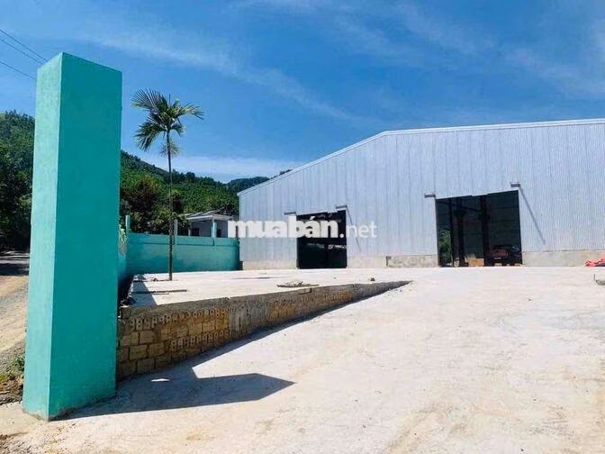 NHÀ XƯỞNG HOÀ VANG CUỐI ĐƯỜNG ÂU CƠ