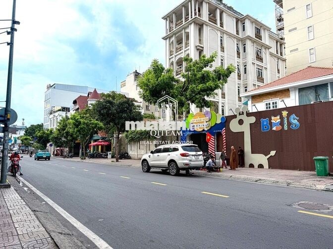 Biệt Thự MT Ngang 9m- DTSD 300m2 - Nguyễn Thông,Quận 3