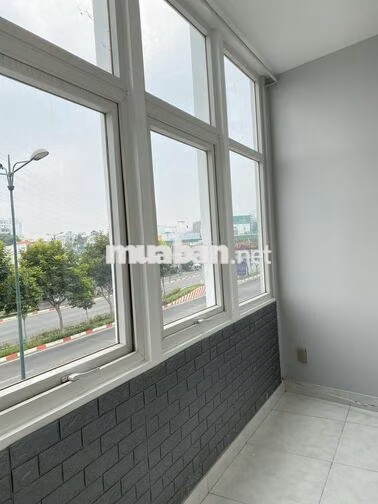 NHÀ MẶT TIỀN PHẠM VĂN ĐỒNG CHO THUÊ NGUYÊN CĂN