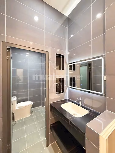NHÀ MỚI XÂY , ĐẸP KENG NGAY VÒNG XOAY KIM HẰNG DIỆN TÍCH SÀN .140M2 MÀ