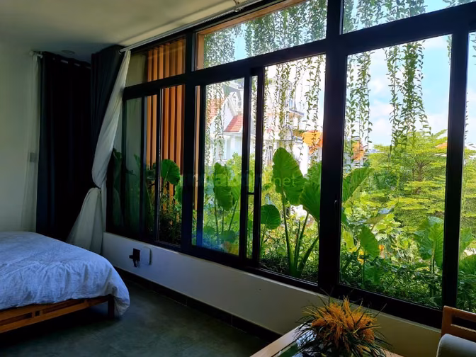 Căn nhà toạ lạc tại xã mỹ yên .không gian yên tỉnh thoáng mát .ao sen 