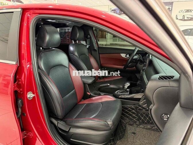 Bán xe Kia Cerato 2.0 Premium bản cao cấp màu đỏ