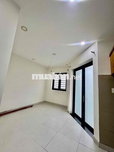 Cho Thuê Nhà DT 70m2 1Trệt 2Lầu 3Pn 3Wc Ngay Công Viên TL37 Hẻm Rộng