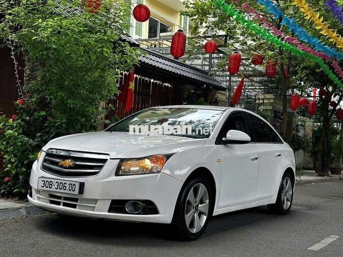 Chevrolet Cruze 2013 Bản Full cửa nóc Trắng
