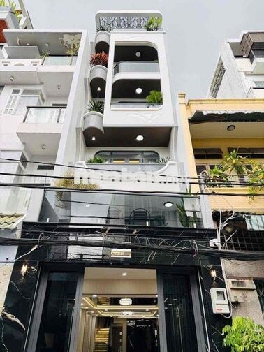 NHÀ PHỐ MỚI XÂY NỘI THẤT CAO CẤP