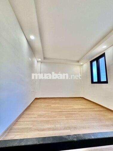 NHÀ 2 TẦNG BÌNH THẠNH, NGANG 5M, DTSD 30M2, SÁT HẺM OTO, 2 TỶ NHỎ