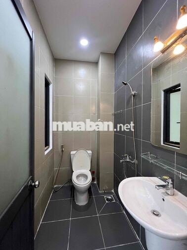 Cho Thuê Nhà DT 70m2 1Trệt 2Lầu 3Pn 3Wc Ngay Công Viên TL37 Hẻm Rộng