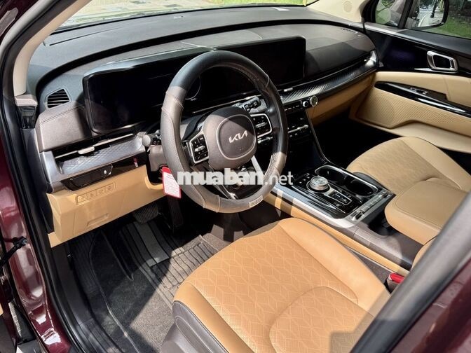 KIA Carnival Premium 8 chỗ model 2023 Đỏ ít đi
