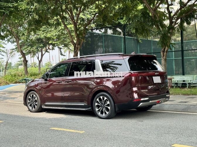KIA Carnival Premium 8 chỗ model 2023 Đỏ ít đi