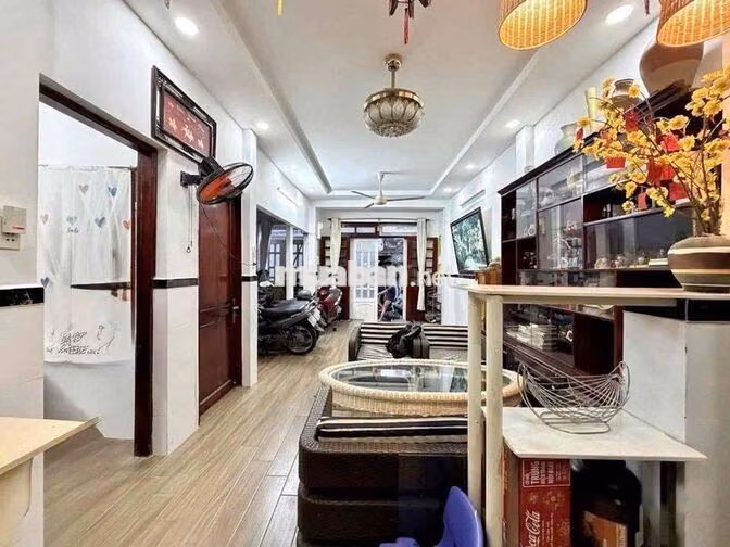 Nhỉnh 6 Tỷ - 72m - Đang chia làm 2 Căn Cho Thuê - Hẻm Ba Gác Nguyễn Xí