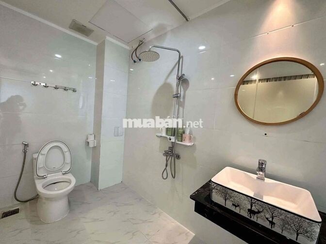VILLA SÁT PHẠM VĂN ĐỒNG,GẦN CẦU SÔNG HÀN,6PN,7WC