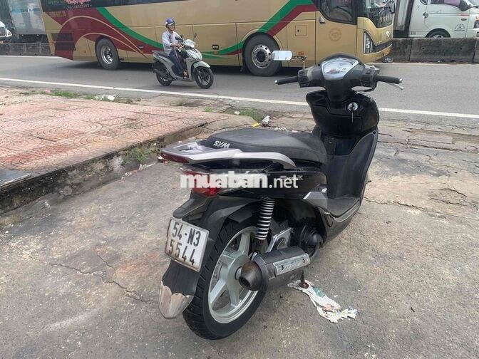 SYM Shark Thể thao màu Đen