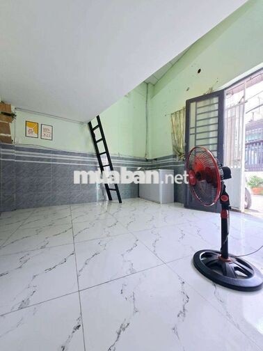 nhà gần cầu vượt linh xuân.20m