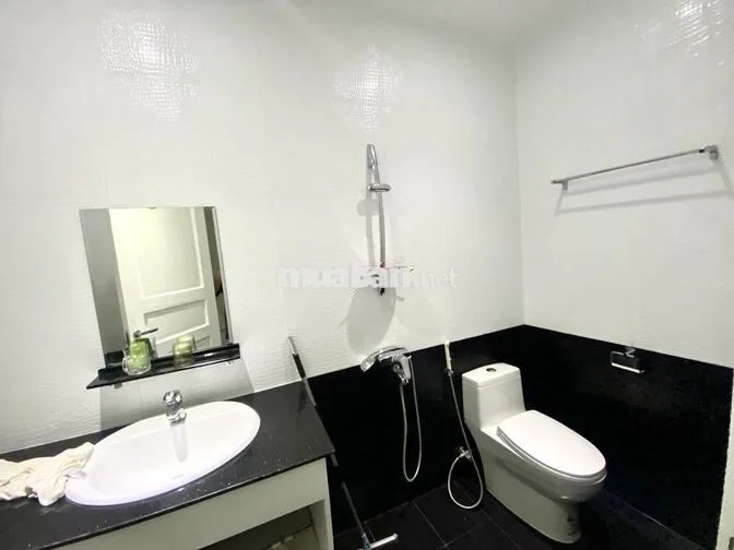 BIỆT THỰ 6 PHÒNG KHU VỰC VẠN THẮNG GIÁ 25 TRIỆU/THÁNG