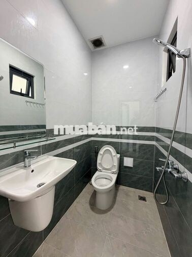Nhà 2 lầu 3PN hẻm đường Trần Hưng Đạo chỉ 7,5 triệu