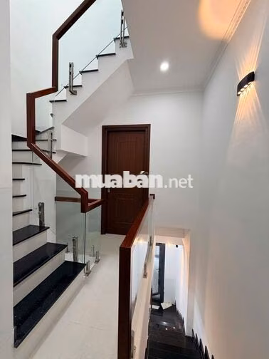 Nhà 2 lầu 3PN hẻm đường Trần Hưng Đạo chỉ 7,5 triệu