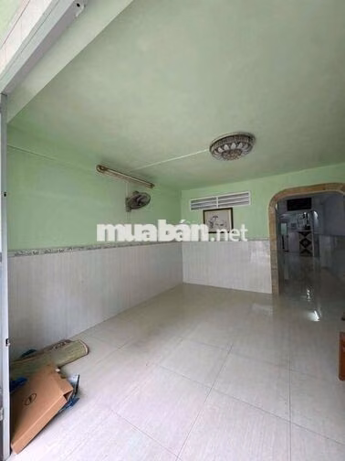 cho thuê nhà rộng rãi hẻm 123 Trần Hưng Đạo 