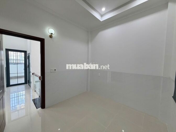 Nhà 2 lầu 3PN hẻm đường Trần Hưng Đạo chỉ 7,5 triệu