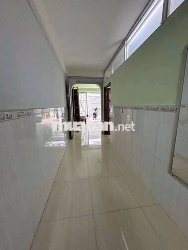 cho thuê nhà rộng rãi hẻm 123 Trần Hưng Đạo 