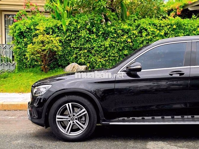 Mercedes GLC200 Facelift V1 2022 màu đen giá tốt