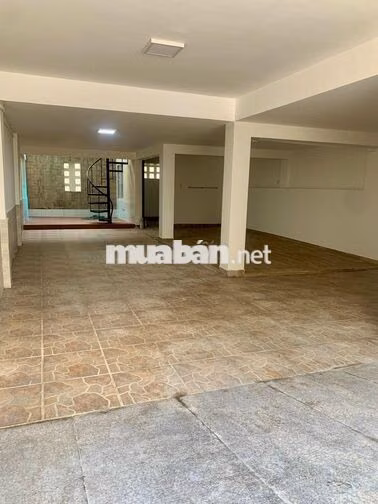 NHÀ ĐƯỜNG CỘNG HÒA  DIỆN TÍCH: 7X20M HẦM TRỆT 3 LẦU, CÓ THANG MÁY