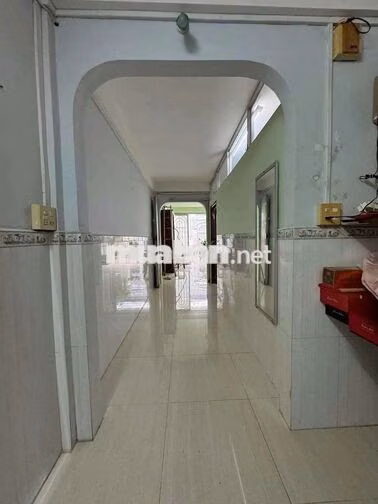 cho thuê nhà rộng rãi hẻm 123 Trần Hưng Đạo 