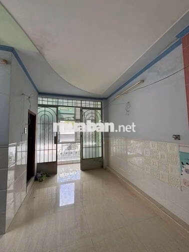 cho thuê nhà rộng rãi hẻm 123 Trần Hưng Đạo 
