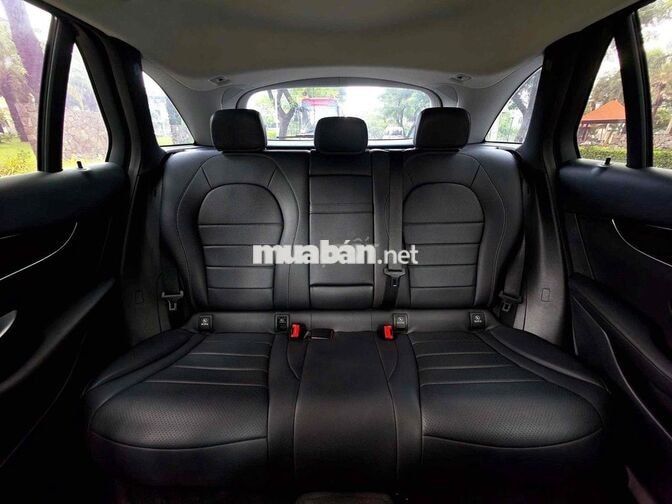 Mercedes GLC200 Facelift V1 2022 màu đen giá tốt
