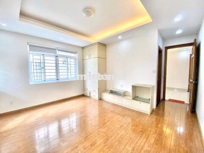 BIỆT THỰ K300 -Hoàng Hoa Thám, P.12, TB - DTSD 500m2, Sàn Suốt, 4 Tầng
