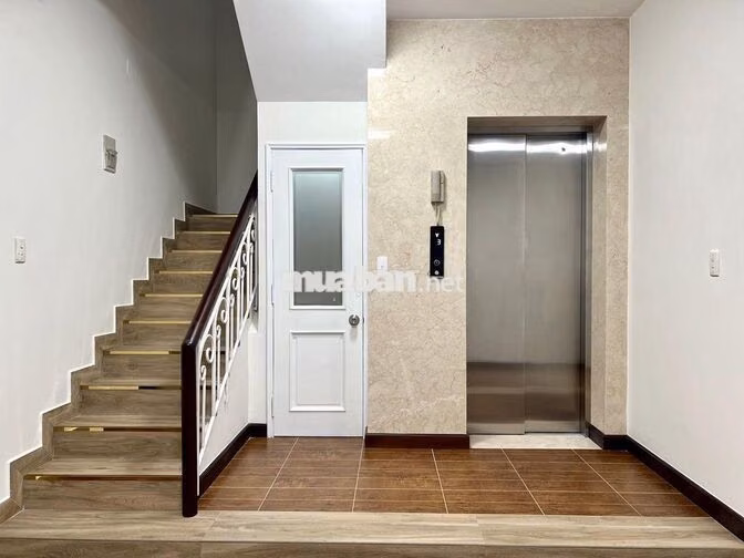NHÀ ĐƯỜNG CỘNG HÒA  DIỆN TÍCH: 7X20M HẦM TRỆT 3 LẦU, CÓ THANG MÁY