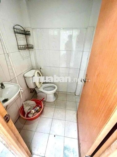 Cho thuê nhà hẻm xe tải 3.5x10m gác lửng điện nước giá chính.6 triệu