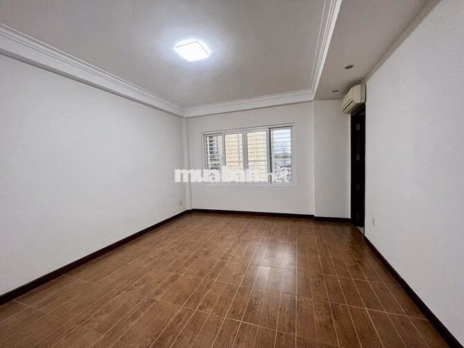 NHÀ ĐƯỜNG CỘNG HÒA  DIỆN TÍCH: 7X20M HẦM TRỆT 3 LẦU, CÓ THANG MÁY
