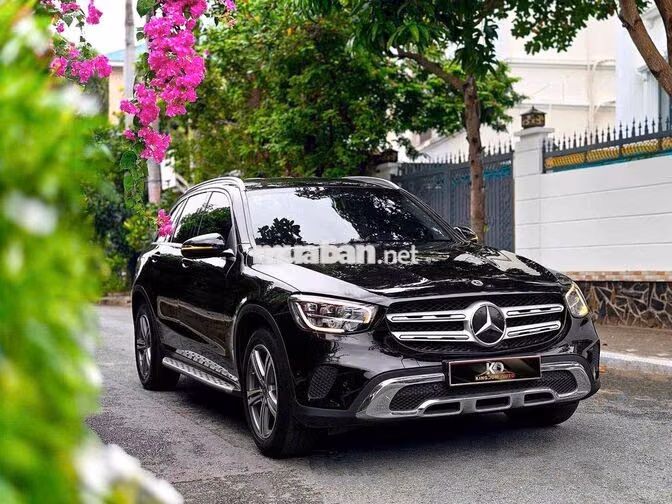 Mercedes GLC200 Facelift V1 2022 màu đen giá tốt