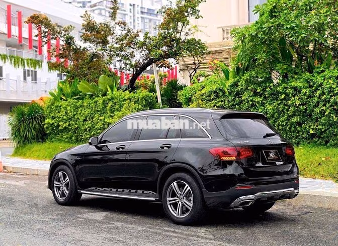 Mercedes GLC200 Facelift V1 2022 màu đen giá tốt