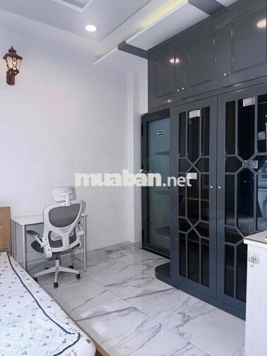 nhà Phan Xích Long siu vuýp ban công full nội thất giá rẻ