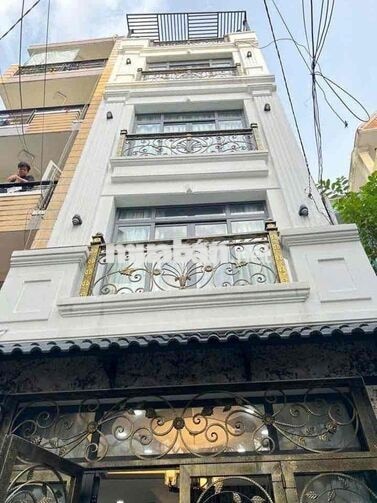 nhà Phan Xích Long siu vuýp ban công full nội thất giá rẻ