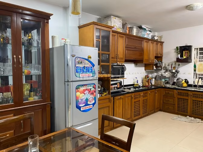 Nhà diện tích lớn, ngay khu ẩm thực Phan Xích Long, đầy đủ tiện ích